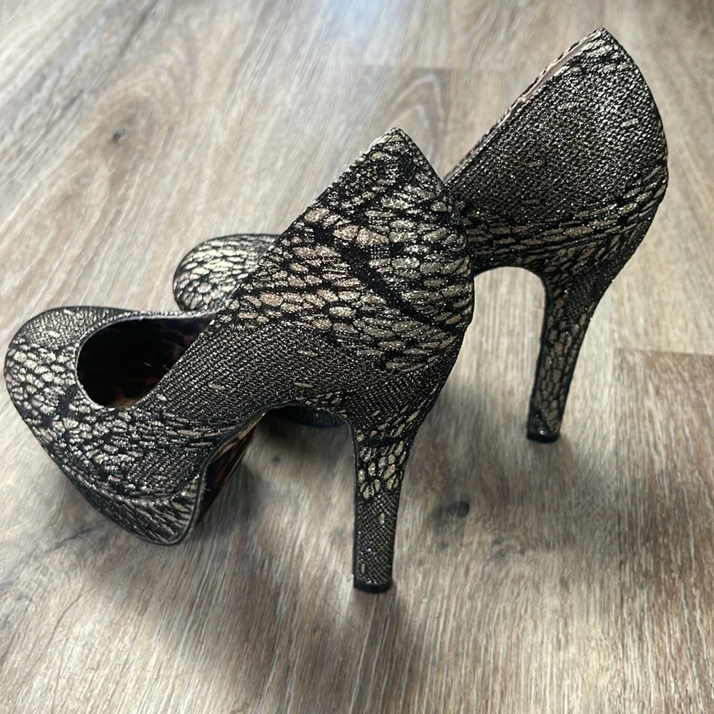 Betsey Johnson Black Lace Platform Heels Size 8 Medium